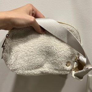 Lululemon Sherpa Everywhere Belt Bag Large 2L *Fleece